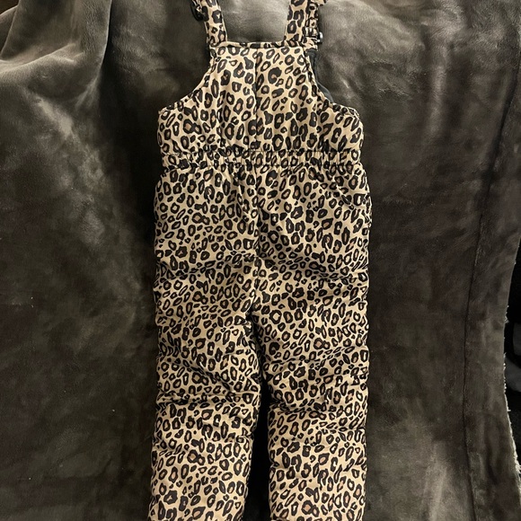 PINK PLATINUM LEOPARD CHEETAH PRINT LIKE NEW SNOW PANTS SNOWBIBS BIBS SNOWSUIT - Picture 2 of 6